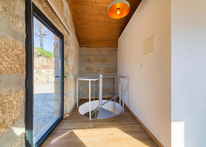 Quinta De Casal Do Bairro Casa Do Alpendre * Guimarães